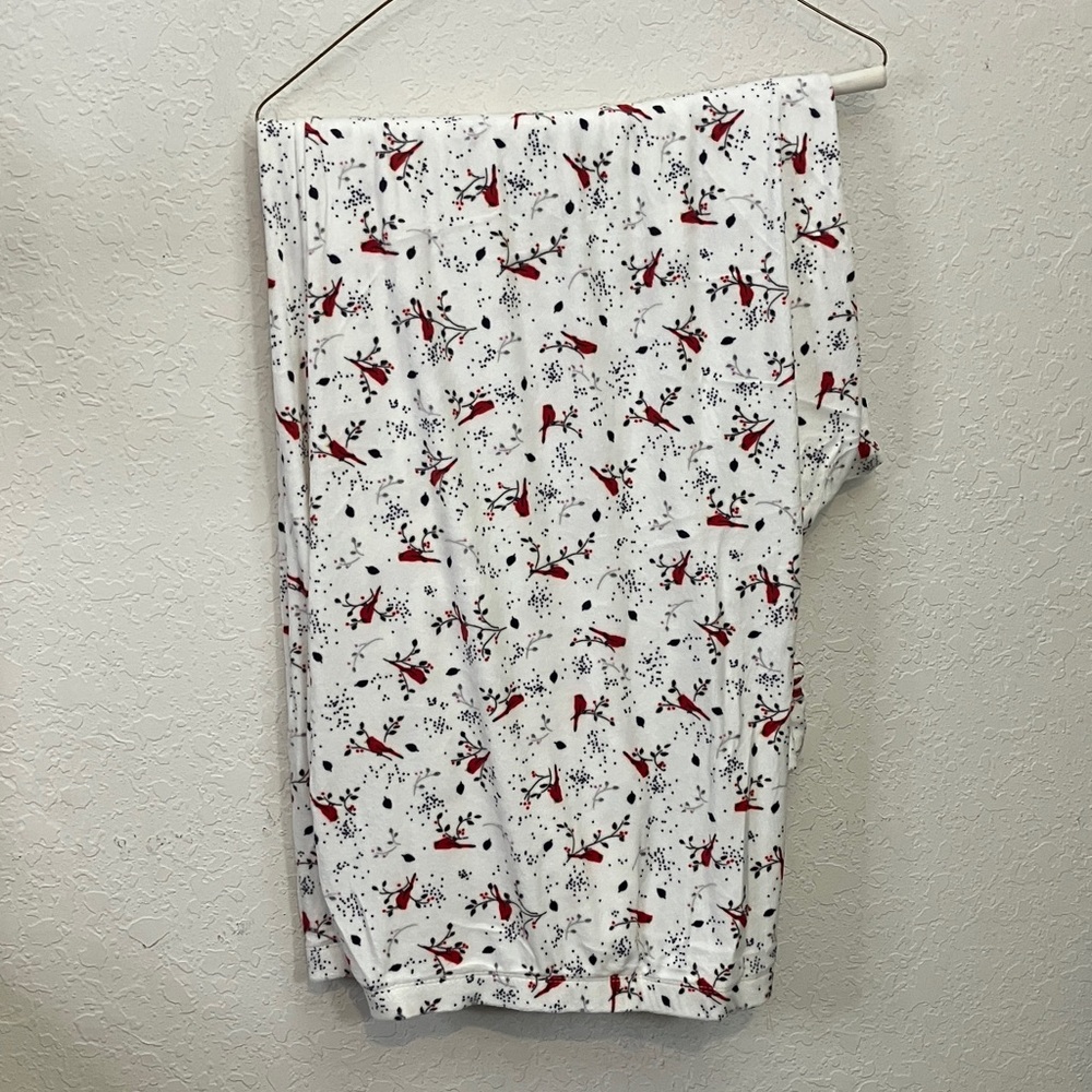 Secret Treasures cardinal print pajamas Set - Picture 10 of 10